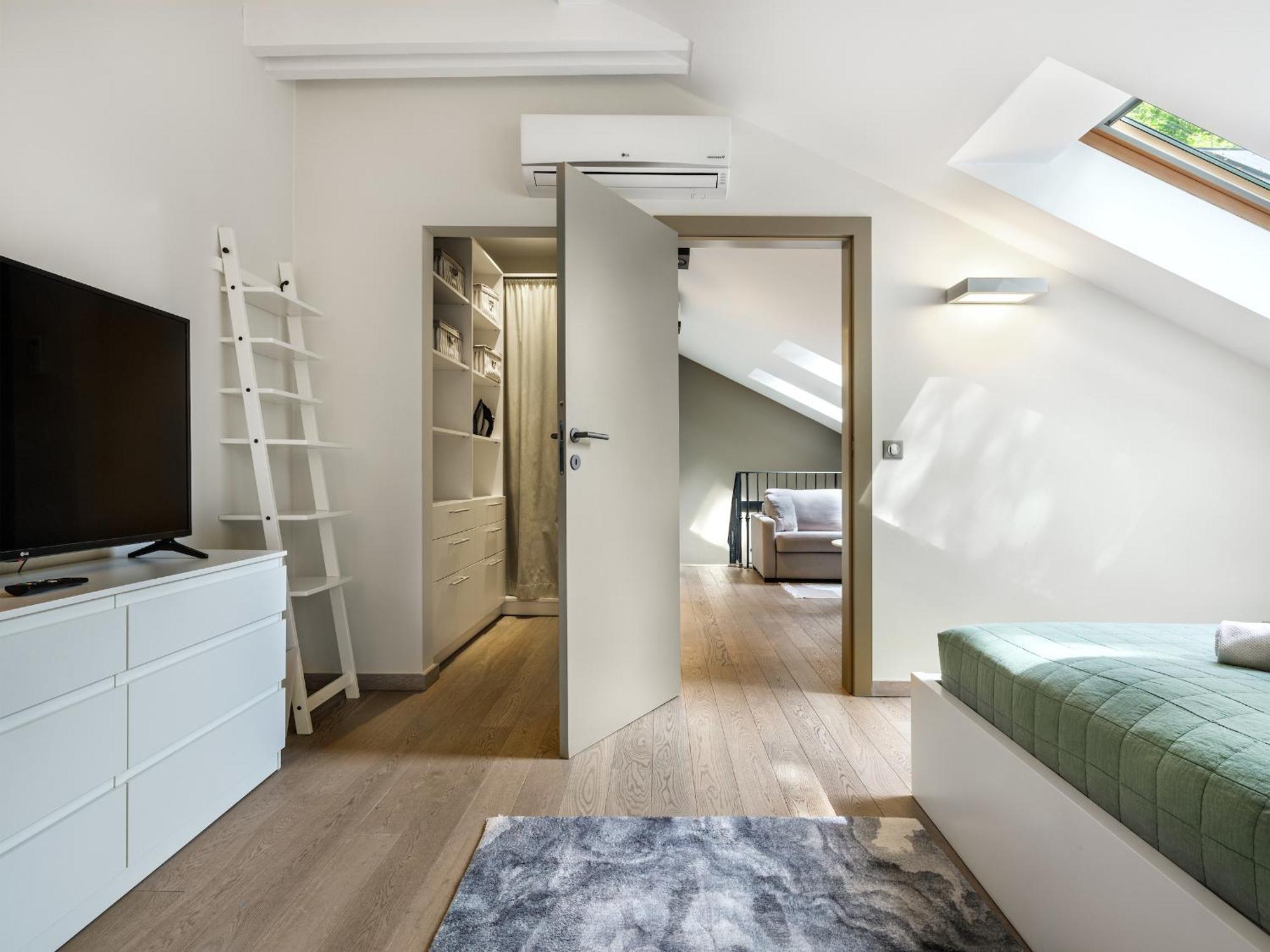 Tyzenhauz Villaer *